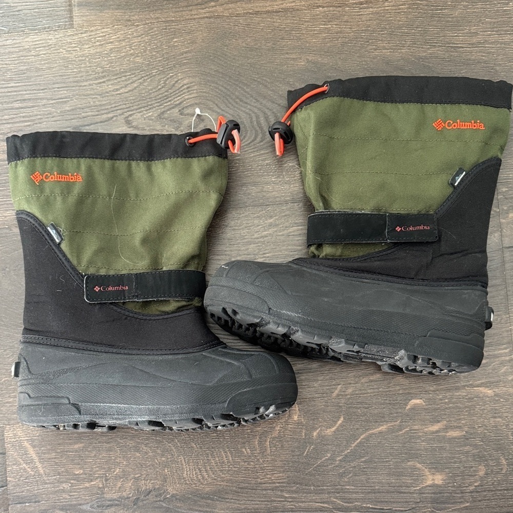 Columbia Black and Green Kids waterproof Snow Winter Boots size 4 - Picture 2 of 6